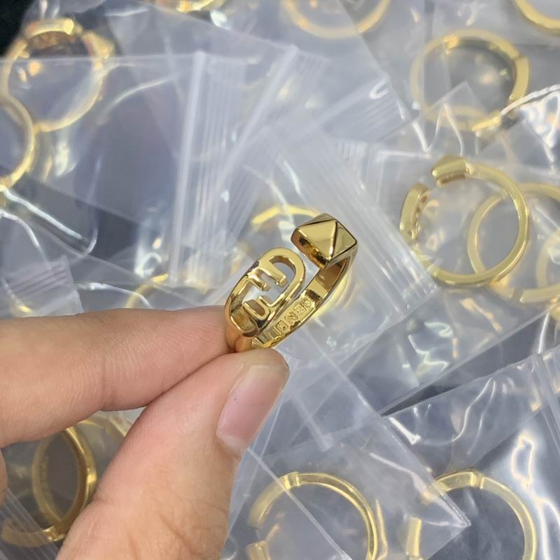 Fendi ring 01lyr15